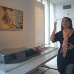 Madame Mathilde Schneider ,commissaire de l'exposition en cours ,"LaFayette,nous voilà" 