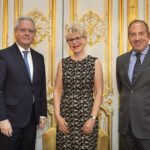 De g. à dr. : L’honorable Federico PINEDO, l'Ambassadeure Geneviève des RIVIERES et le Dr. Álvaro SANTOS PEREIRA